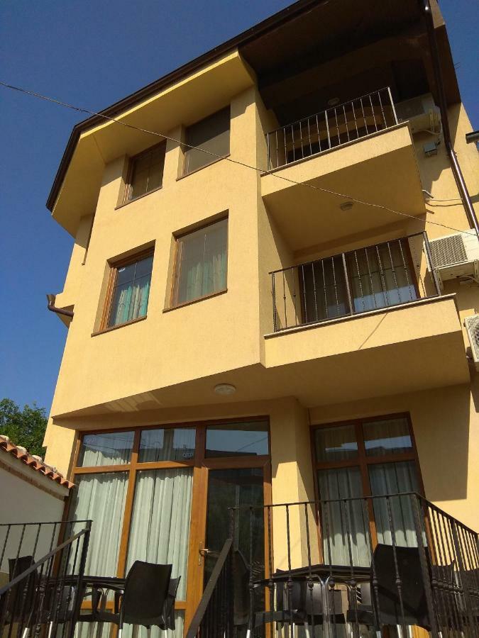 Roots Hotel And Wine Bar Plovdiv Exterior foto